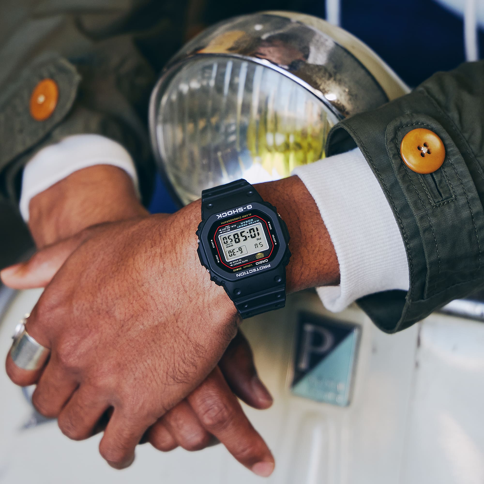 G-SHOCK-DW5000R-1A-Watches-CASIO Australia