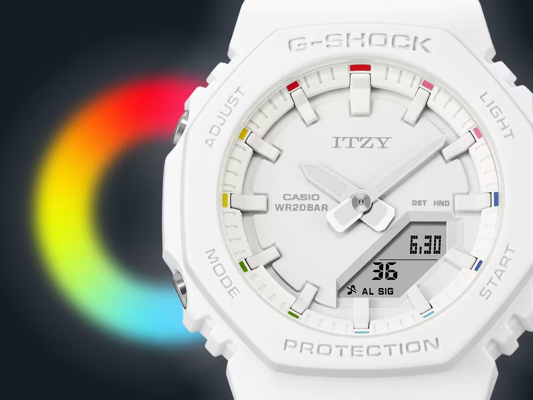 G-SHOCK ITZY ホワイト G-SHOCK×「ITZY」コラボ腕時計、ロゴ＆ライトリングカラーの